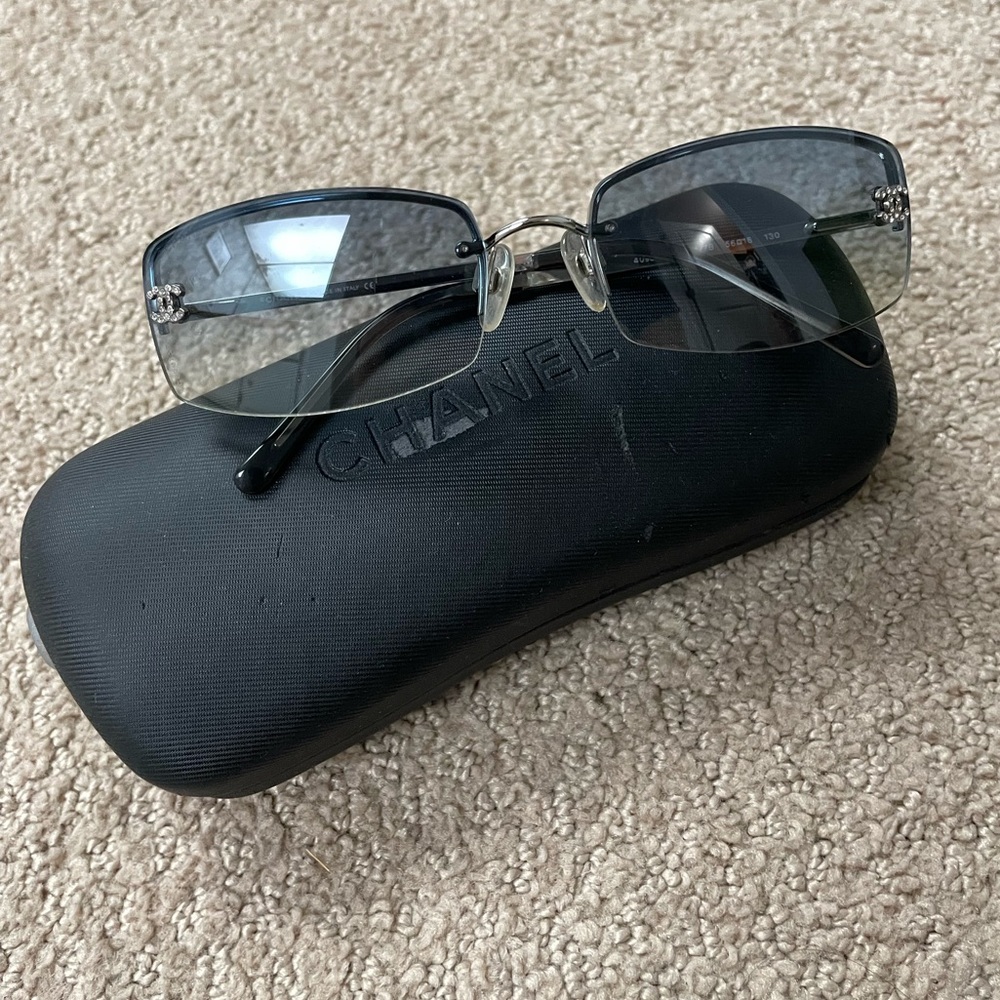 CHANEL Silver and Black Woman’s Vintage Sunglasses